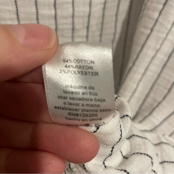 Joie White & Navy Pinstriped Peasant Blouse. Size 3X - Picture 5 of 6